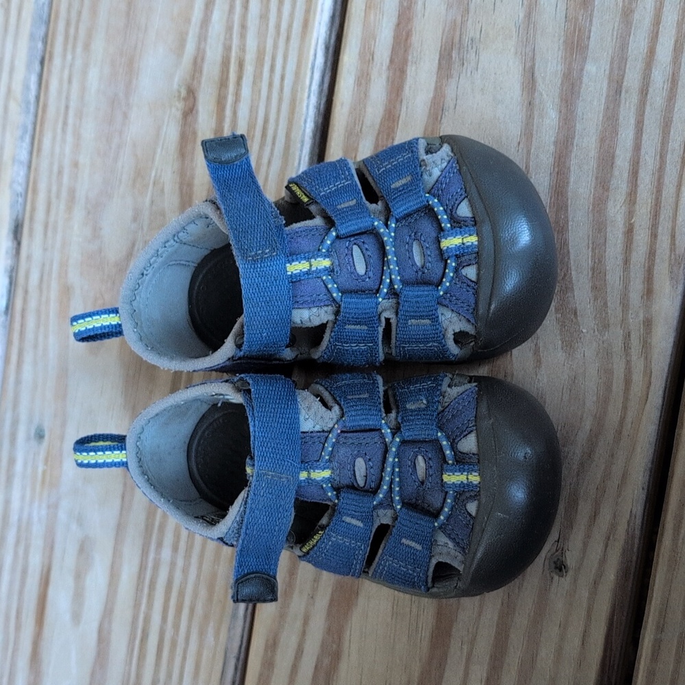Keen Toddler Size 7 Sandals